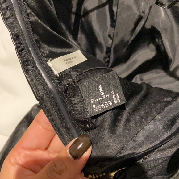 Cute stretchy faux leather peplum dress - H&M size 2 - Picture 3 of 4